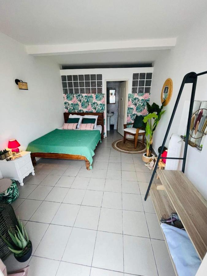 L'Est-Capade Bed & Breakfast Сен-Андре Екстериор снимка